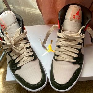 Women Jordan 1 mid size 9